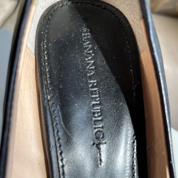 Black, size 8, Banana Republic; 4” heel - Picture 2 of 4